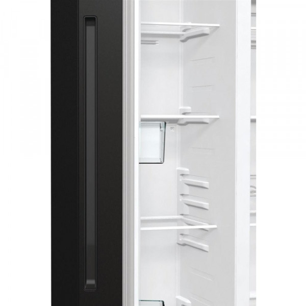 Холодильник з морозильною камерою Hisense RS711N4AFE